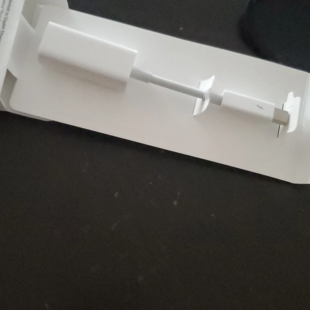 Apple Thunderbolt to Gigabit Ethernet Adapter